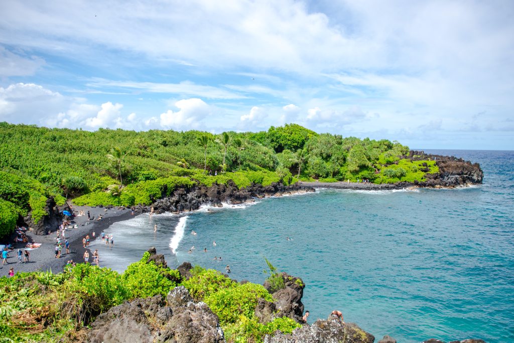 Black Sand Beach (photo by William Zhang)